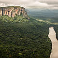 Luftbild des Ajajú Flusses in Chiribiquete © César David Martinez
