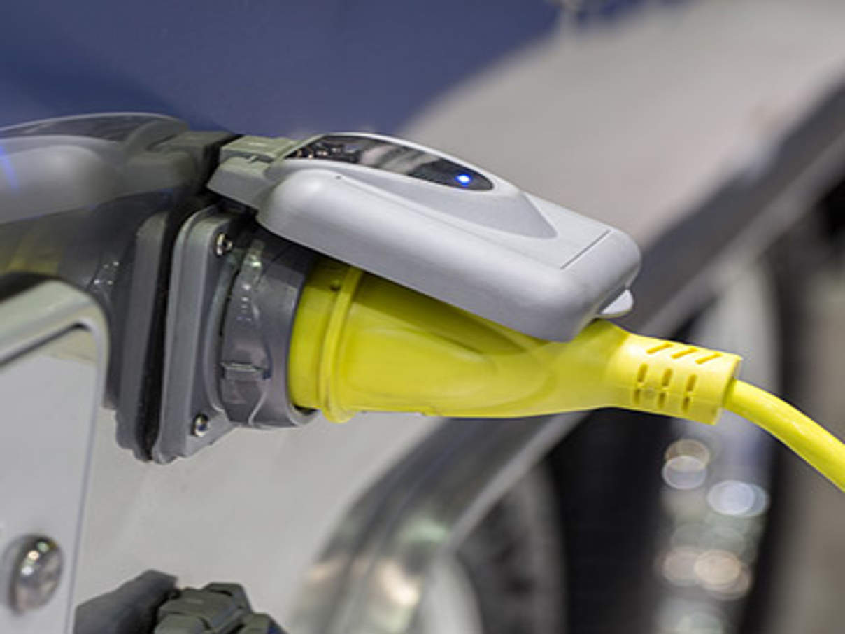 350 Elektroauto c iStock Getty Images