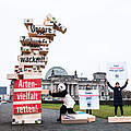 WWF Mediastunt am Bundestag © Andi Weiland 
