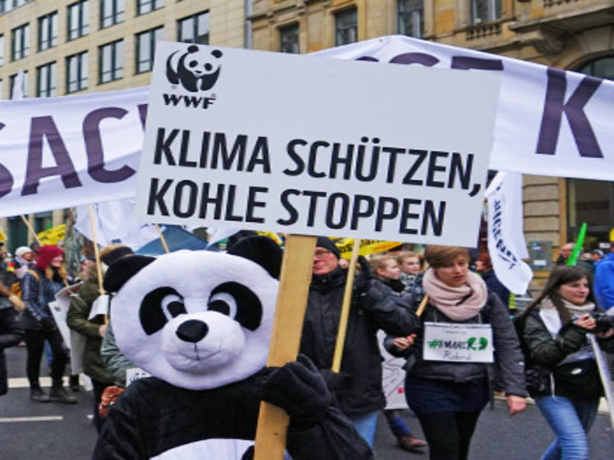 Mehr Klimaschutz! © Robert Guenther / WWF
