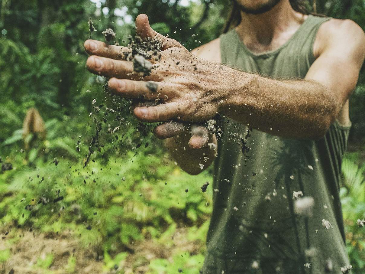 Erde zerstreuen © Eddie Kopp / Unsplash