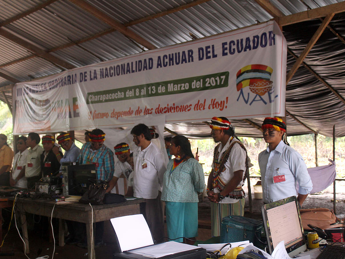 Versammlung der Achuar in Ecuador © WWF Ecuador
