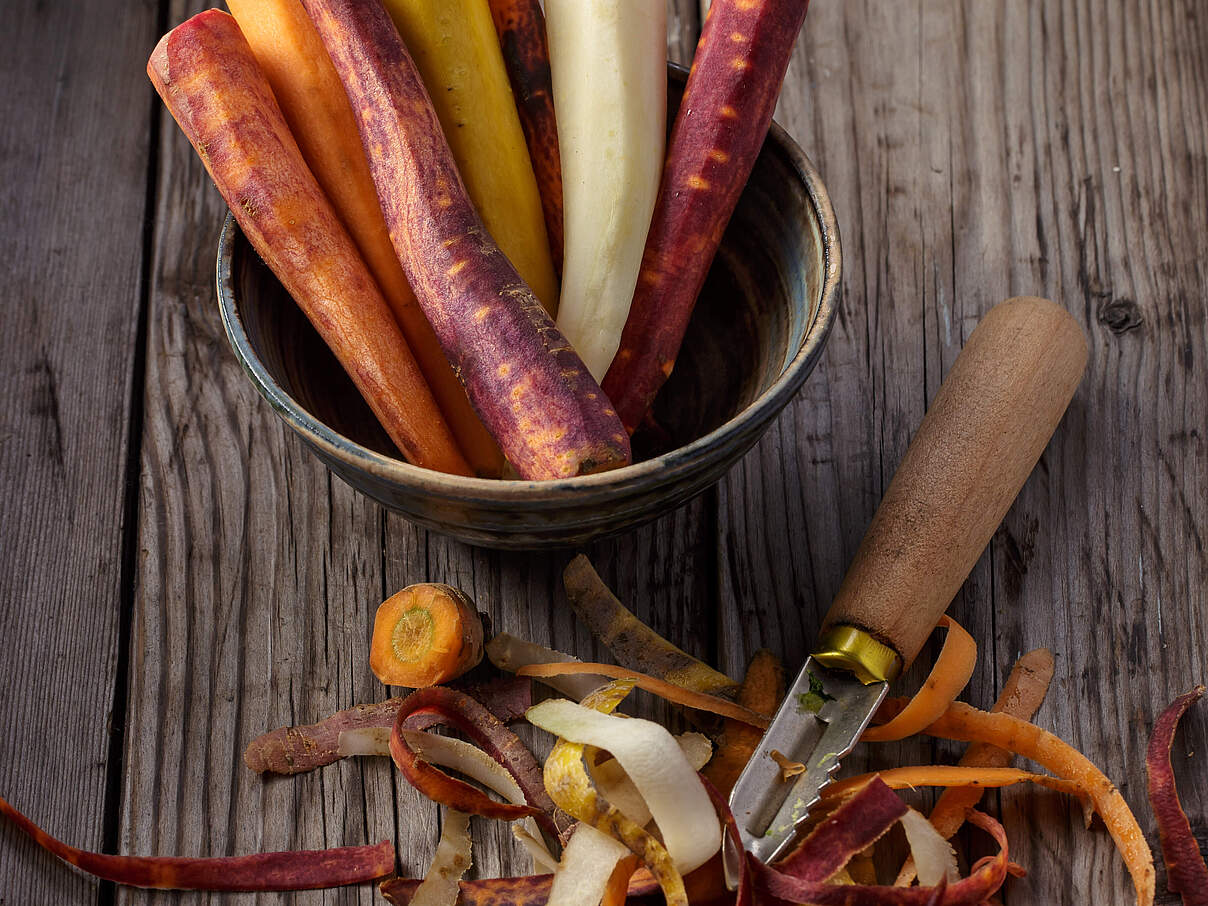 Bunte Möhren geschält 