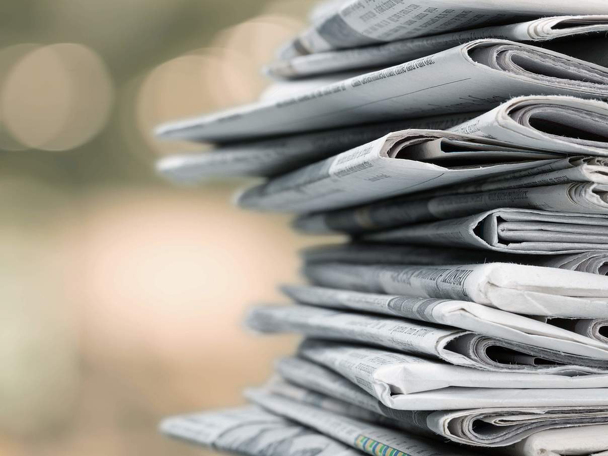 Zeitungsstapel © artisteer / iStock / Getty Images Plus