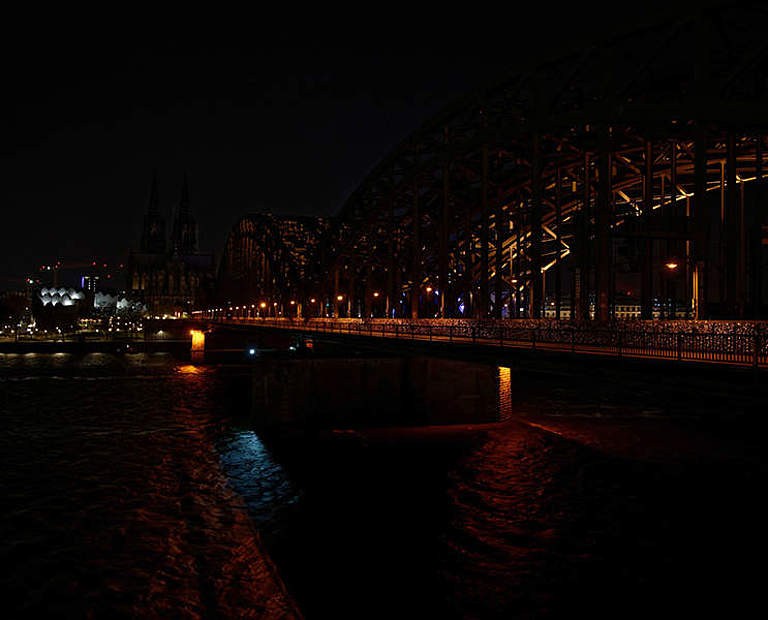 Dom in Köln während der Earth Hour 2020 © Picture Alliance / Henning Kaiser / dpa