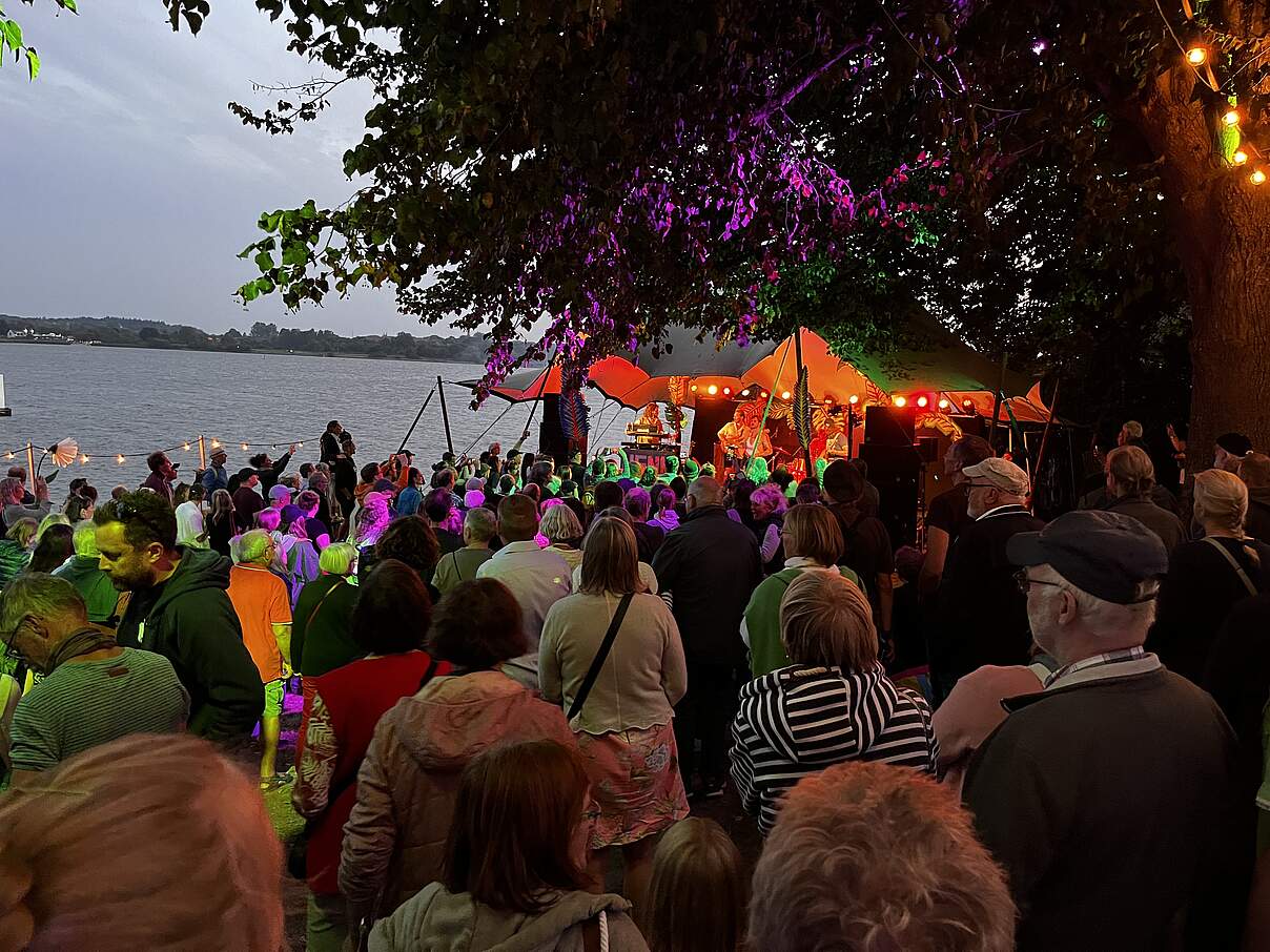 Besucher:innen des NORDEN Festivals © Nora Goebbel / WWF Besucher:innen des NORDEN Festivals