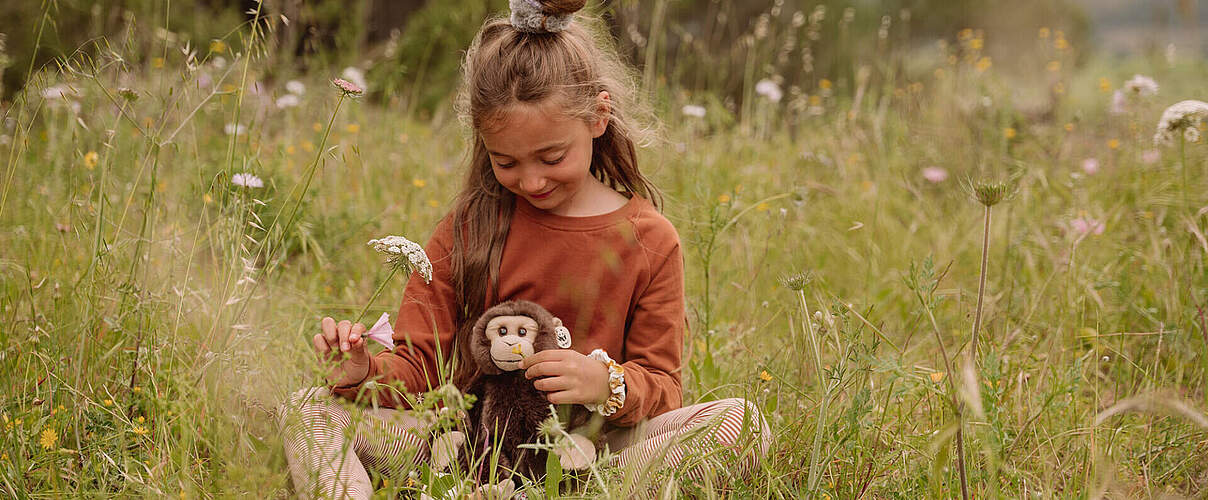 Kind mit Plüschtier © Bon Ton Toys