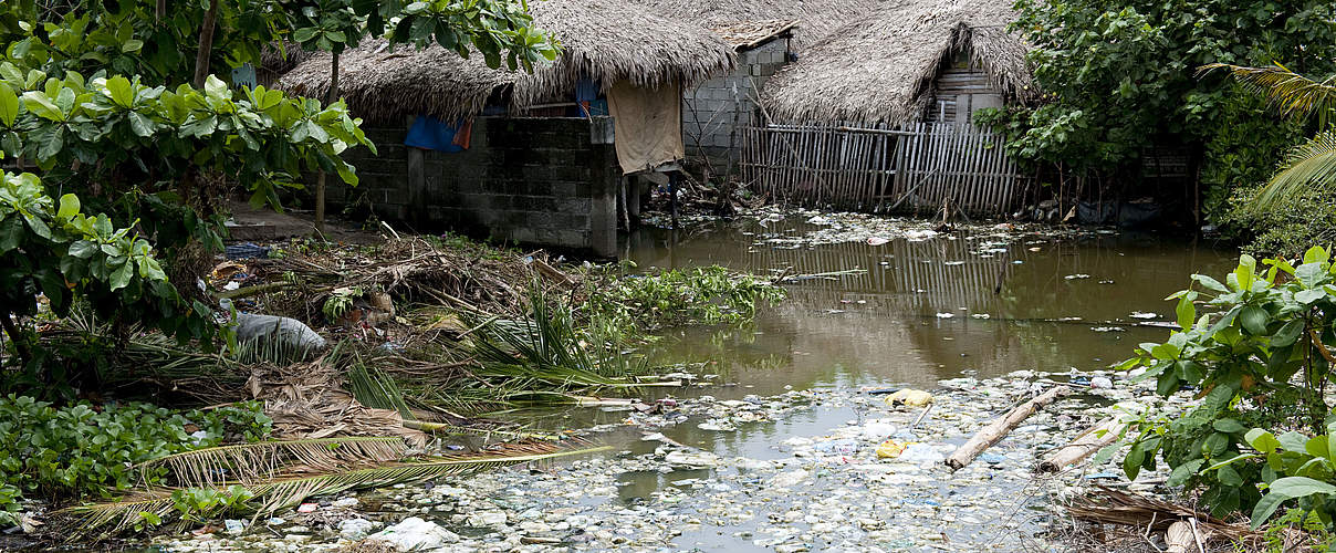 Verschmutzte Küste Philippinen © Jürgen Freund / WWF