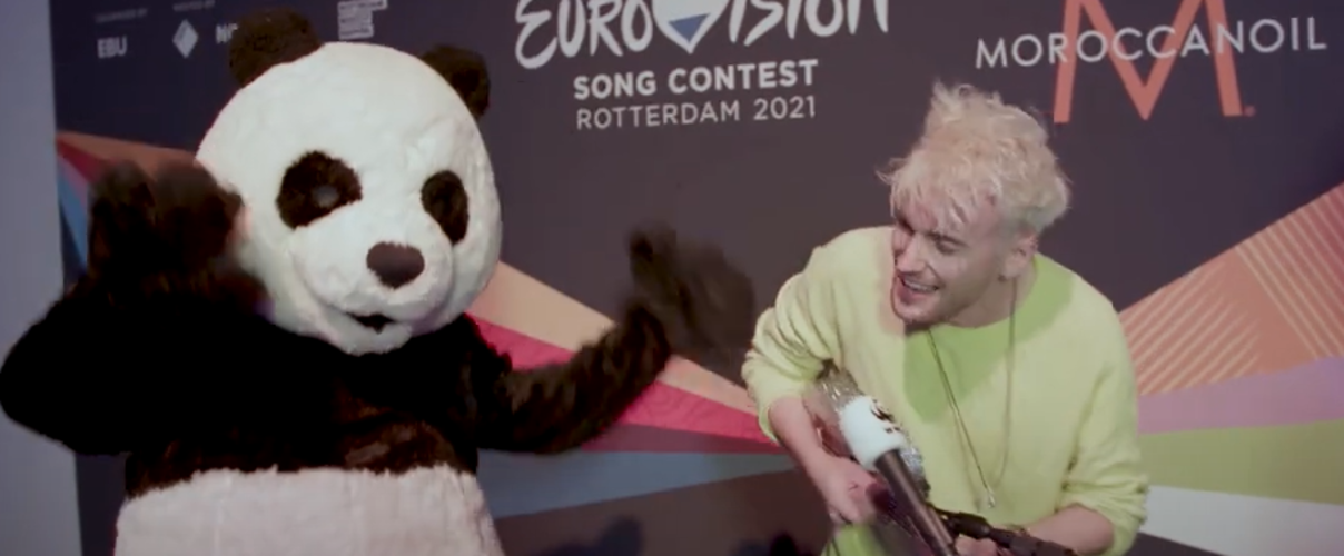 Deutscher ESC-Teilnehmer Jendrik mit dem WWF-Panda, 2021 © WWF Deutschland