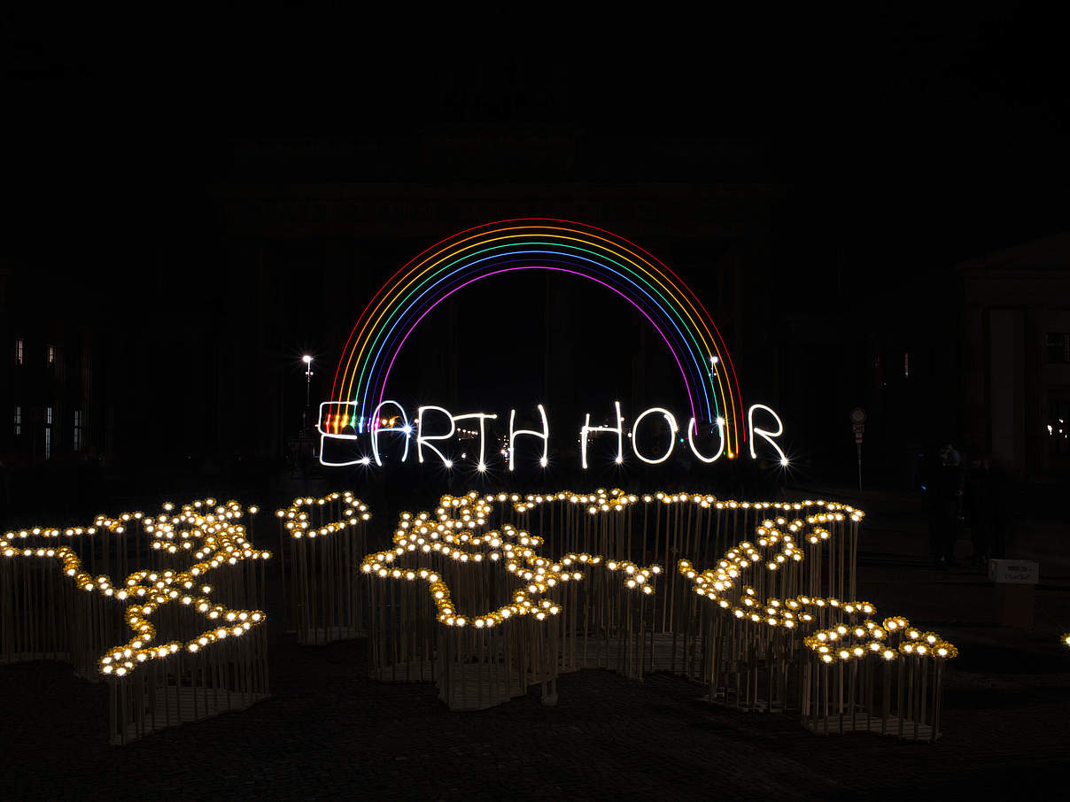 Earth Hour 2019 am Brandenburger Tor in Berlin. © Stephanie Steinkopf / WWF