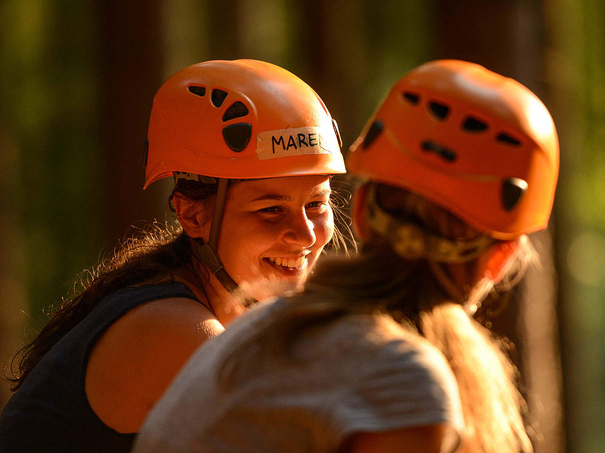 Zwei Mädchen beim WWF-Jugendcamp © Peter Jelinek