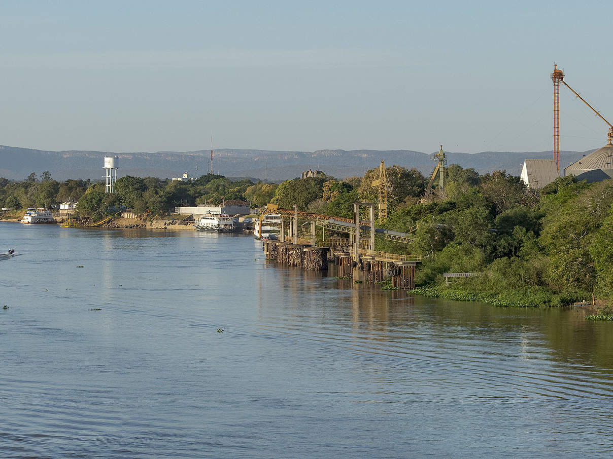Industrie am Paraguay Fluss © Jaime Rojo / WWF-US