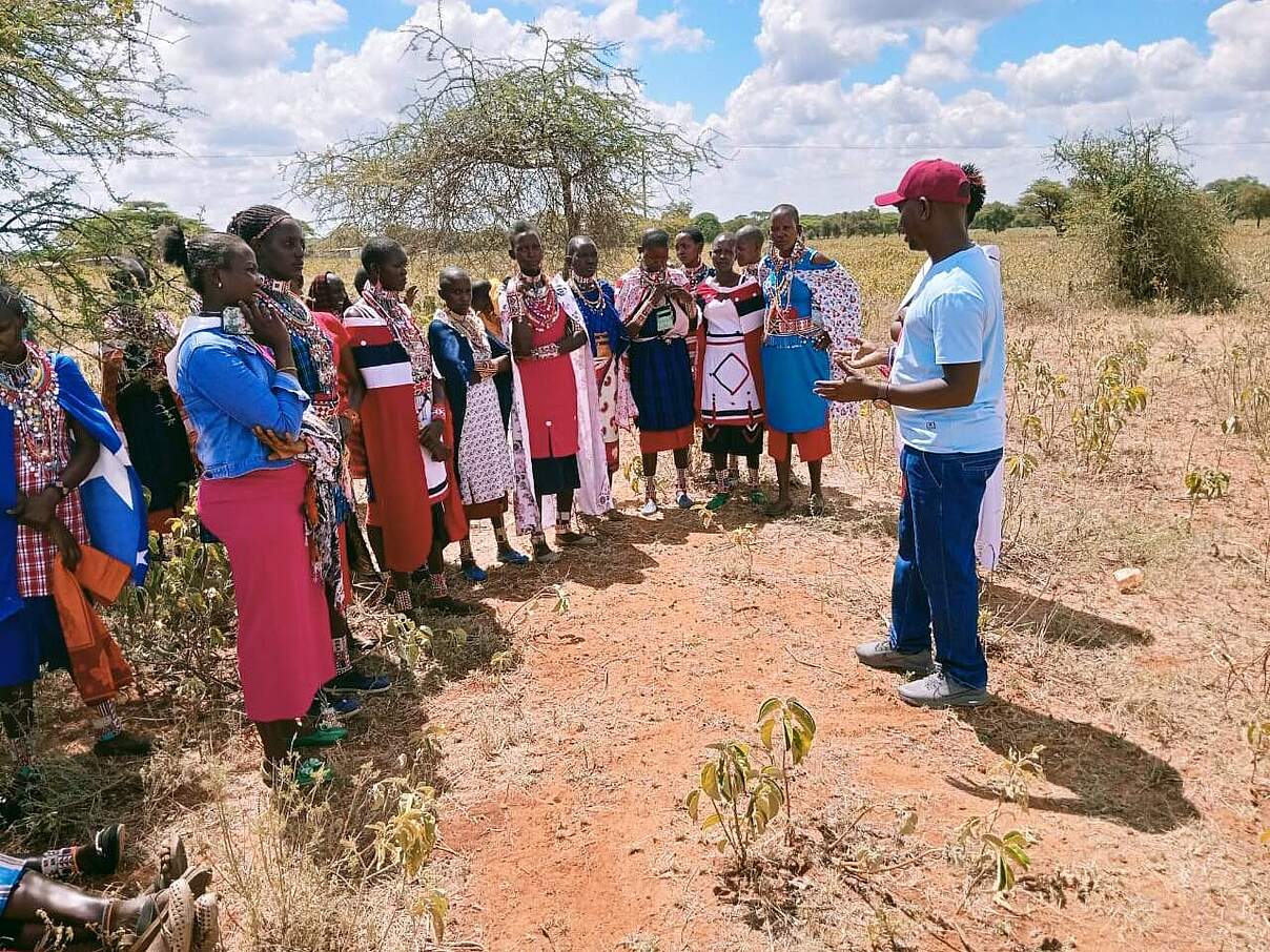 Von den Grassamenbanken profitieren alle, aber insbesondere die Frauen © WWF Kenia Von den Grassamenbanken profitieren alle, aber insbesondere die Frauen © WWF Kenia
