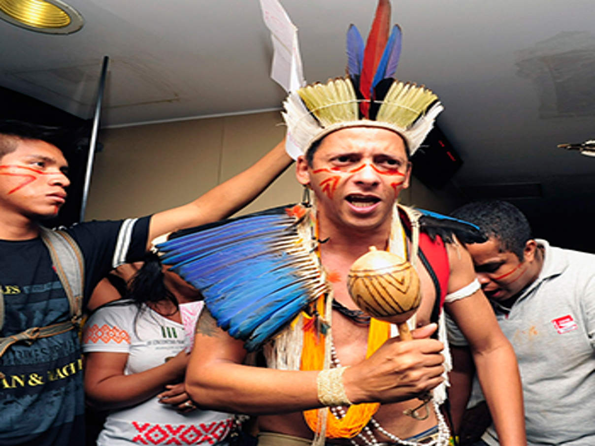 Protest der Indigenen über die Abstimmung im Parlament © Luiz Alves / Câmara dos Deputados © Luiz Alves / Câmara dos Deputados