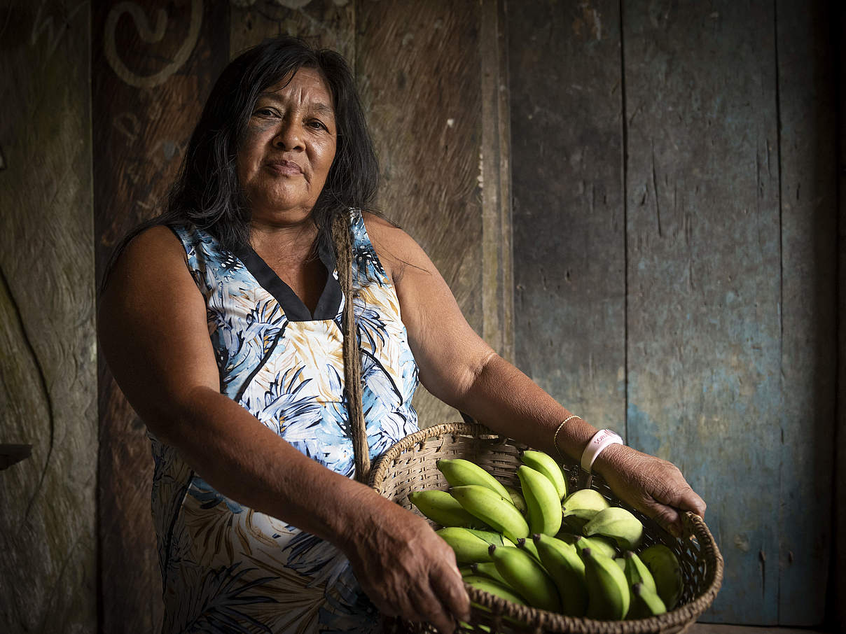 Portrait einer Indigenen Munduruku Frau, Tapajós Fluss © Andre Dib