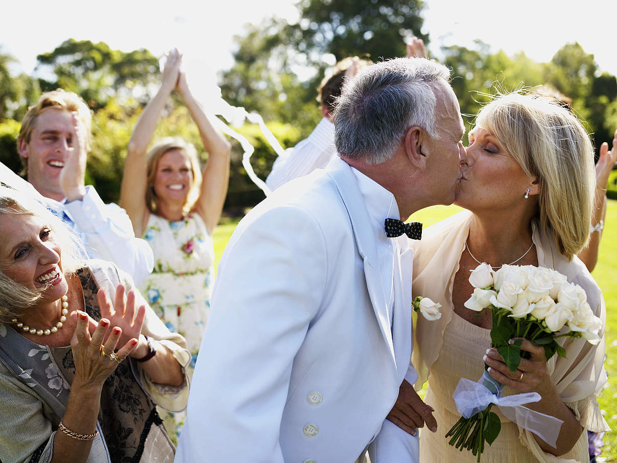 Älteres Hochzeitspaar © Getty Images