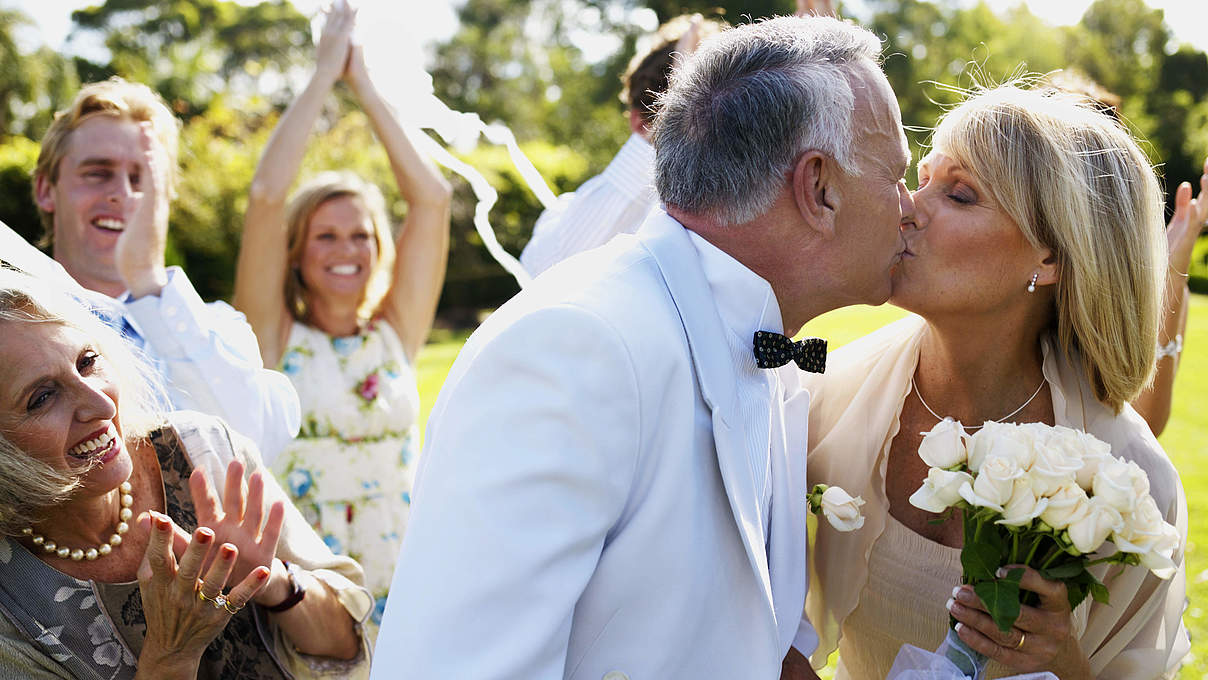 Älteres Hochzeitspaar © Getty Images
