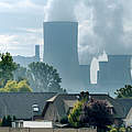 Kohlefabrik hinter Wohngebiet © Andrew Kerr / WWF