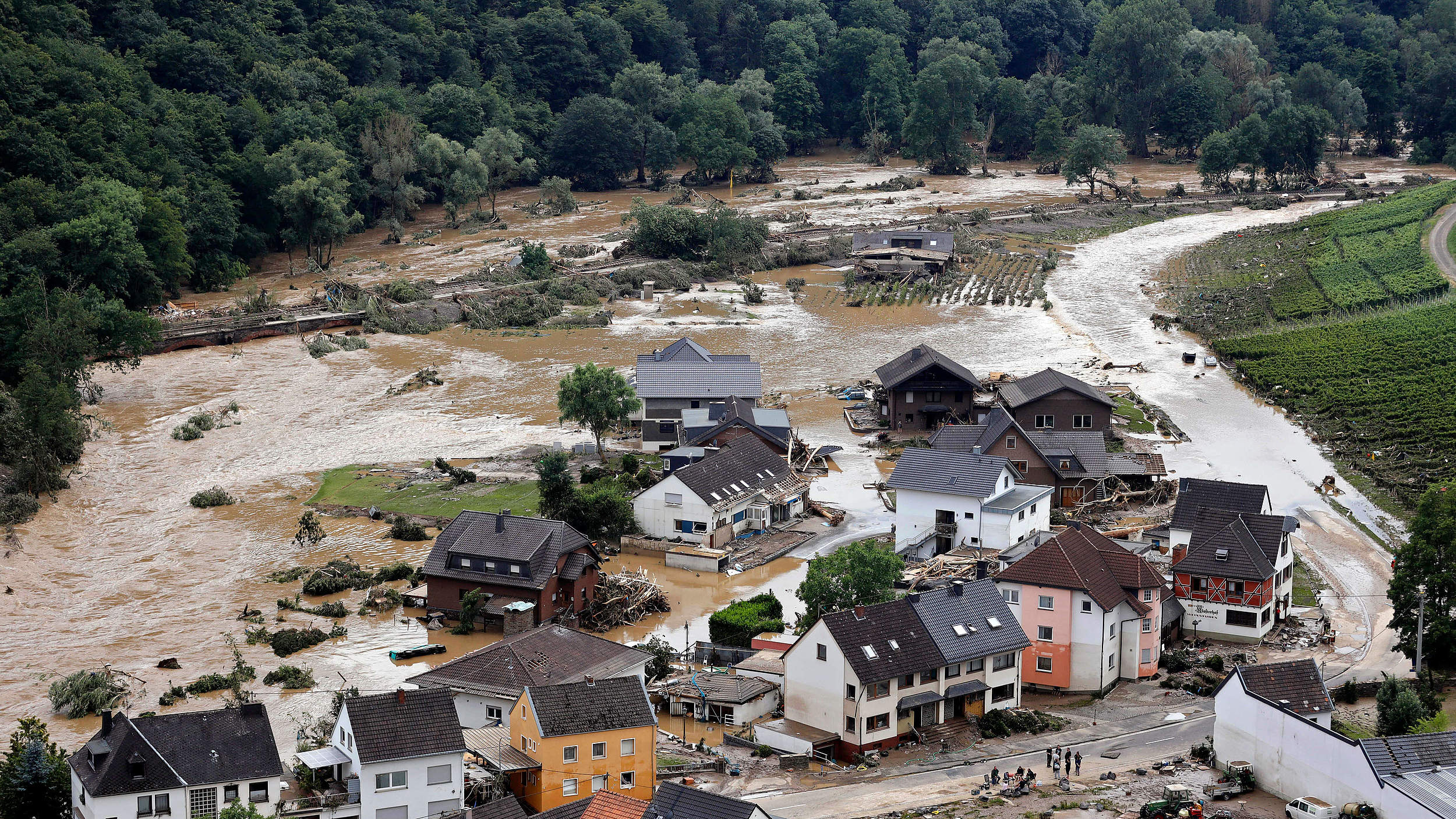 Überflutete Häuser in der Eifel © imago images / future image