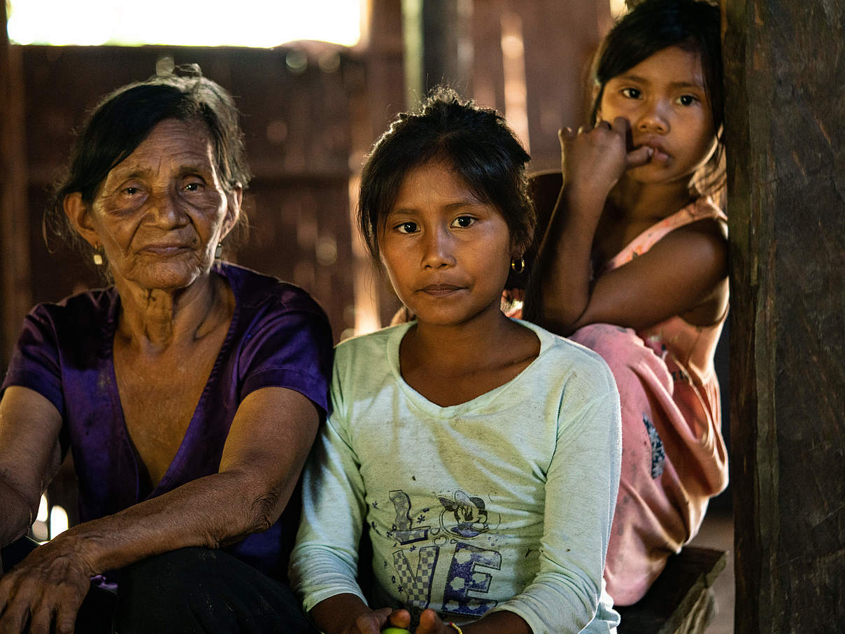 Indigene Familie © Luis Barreto / WWF UK