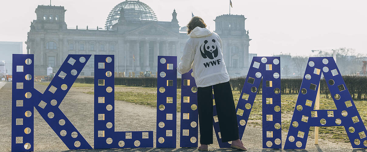 Aktion Bundestag: Vergesst Klima- und Naturschutz nicht © Marlene Gawrisch / WWF