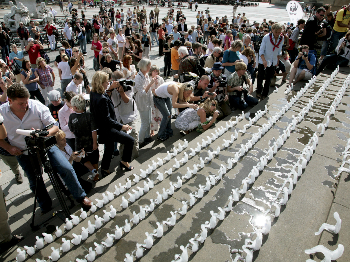 1.000 Ice Figures for Global Warming, Art project, Berlin, Germany