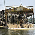 Goldgräberschiff im Rio Tapajòs © Adriano Gambarini / WWF-Brazil