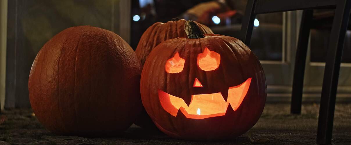 Leuchtender Halloween-Kürbis 