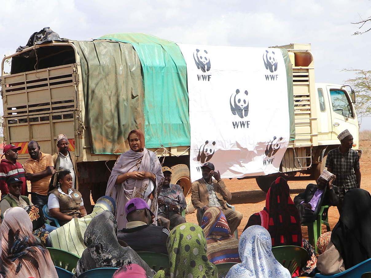 Ein Laster bringt Lebensmittelhilfe nach Marsabit in Kenia © Joel Muinde / WWF Kenia