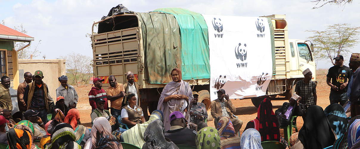 Ein Laster bringt Lebensmittelhilfe nach Marsabit in Kenia © Joel Muinde / WWF Kenia