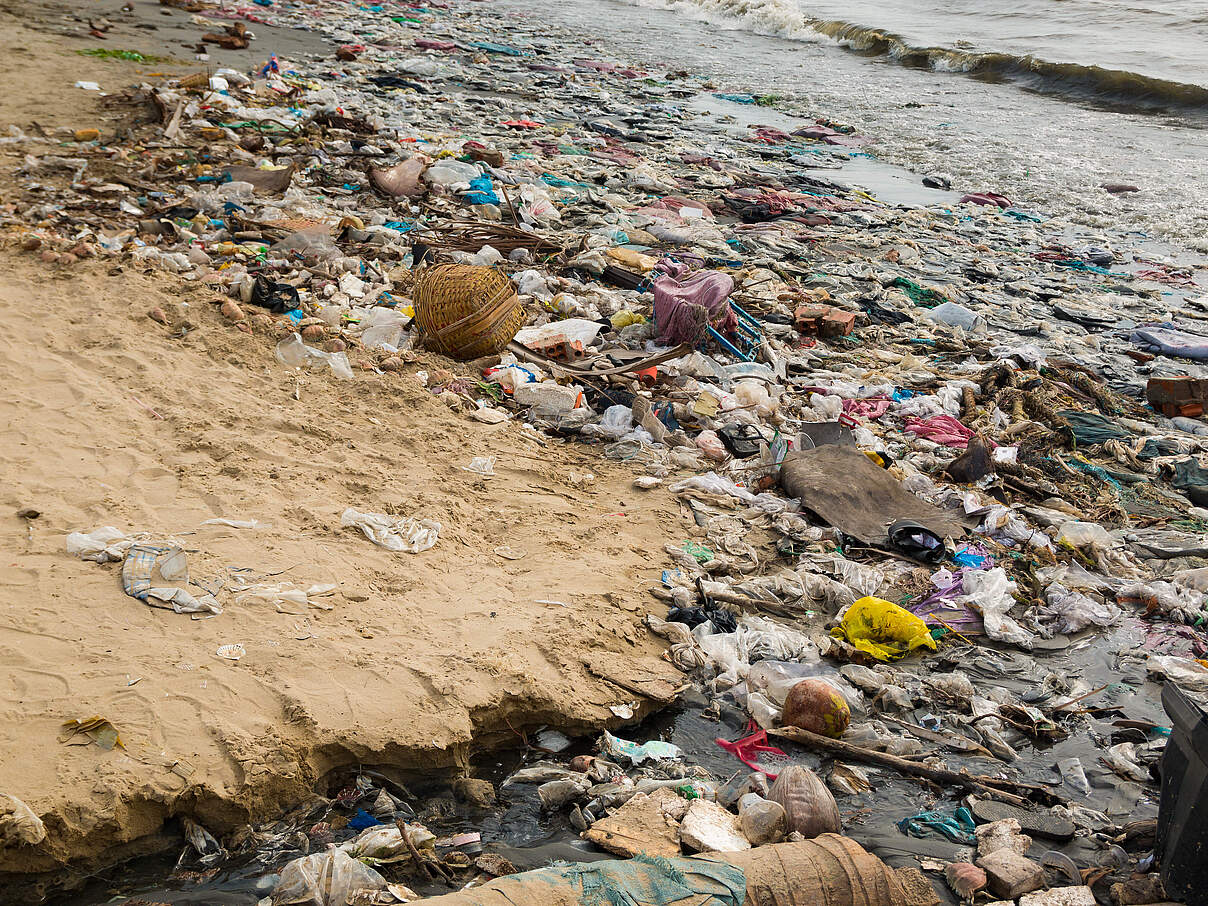 Vermüllter Strand auf Phu Quoc (Vietnam) © iStock GettyImages