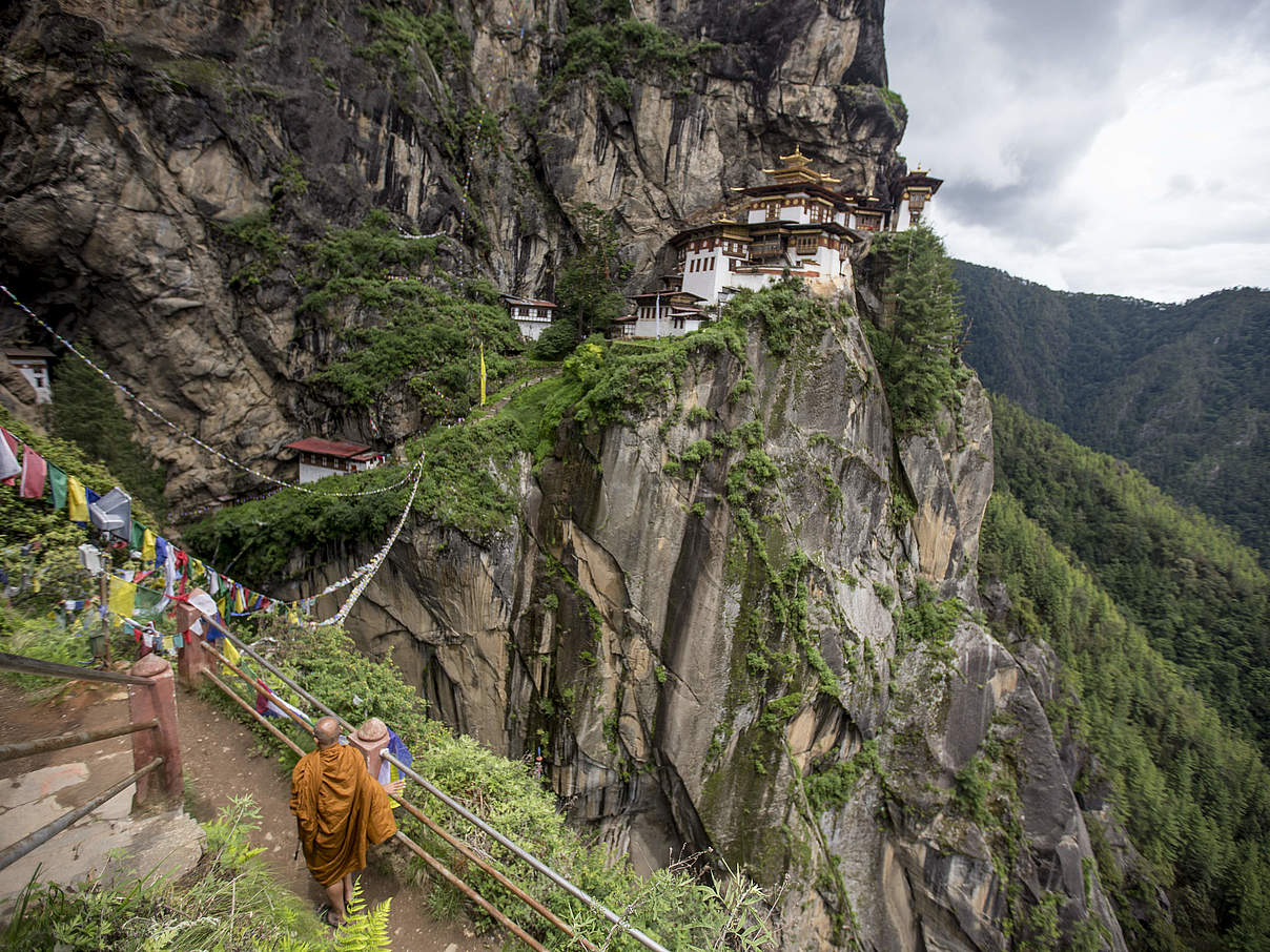 Mönch in den Gebirgen Bhutans © James Morgan / WWF US