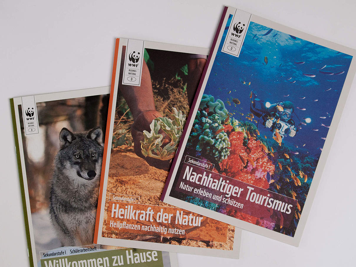 Schülerhefte aus dem WWF-Artenschutzkoffer © WWF