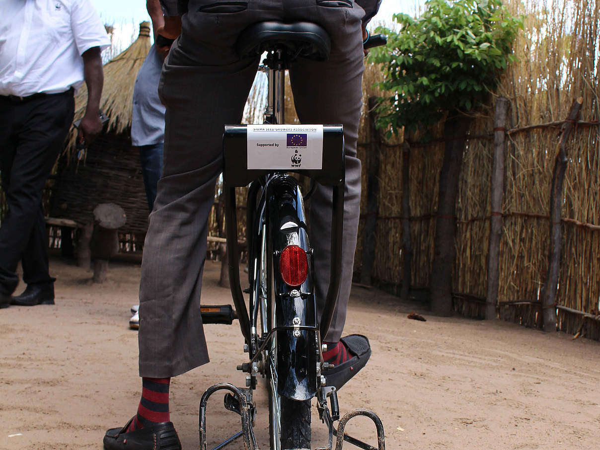 Fahrrad für die Kontaktbauern © WWF