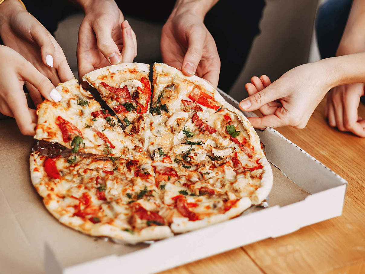 Pizza im Pappkarton © Vadym Petrochenko / iStock / Getty Images Plus Pizza im Pappkarton © Vadym Petrochenko / iStock / Getty Images Plus