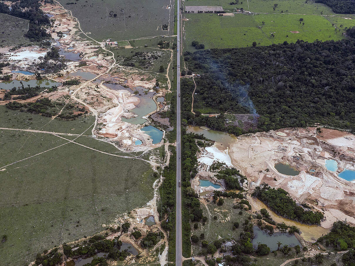 Zerstörung durch Bergbau in Rondonia, Brasilien © Marizilda Cruppe / WWF UK