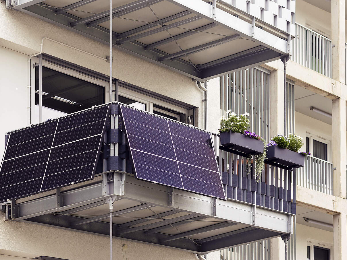 Balkon Photovoltaik Anlage © Getty Images / WWF