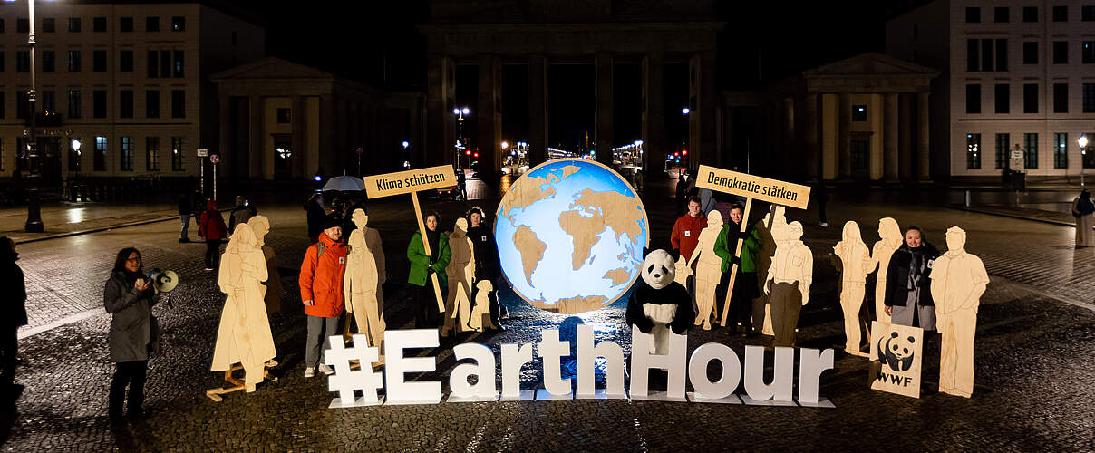 Die Earth Hour 2024: Licht aus am Brandenburger Tor © Jörg Farys / WWF 