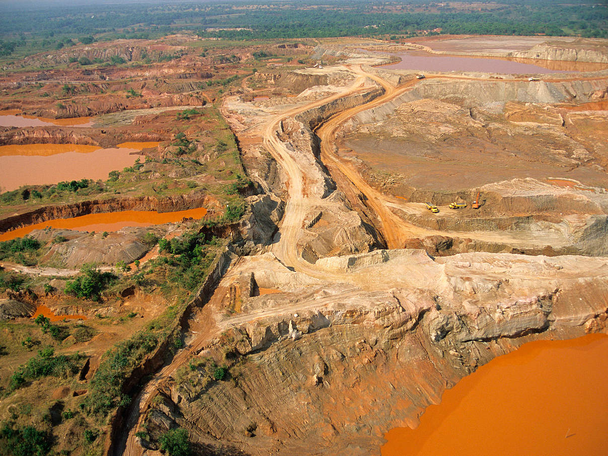 Goldmine im Amazonas © Edward Parker / WWF 