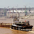 Ein Damm unterbricht den Jangste - den längsten Fluss Chinas © Michel Gunther/WWF