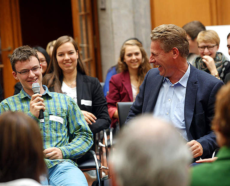 Unterhaltsame Diskussion vor Publikum © Arnold Morascher / WWF