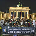 Die Earth Hour 2025 am Brandenburger Tor in Berlin © Kathrin Tschirner / WWF