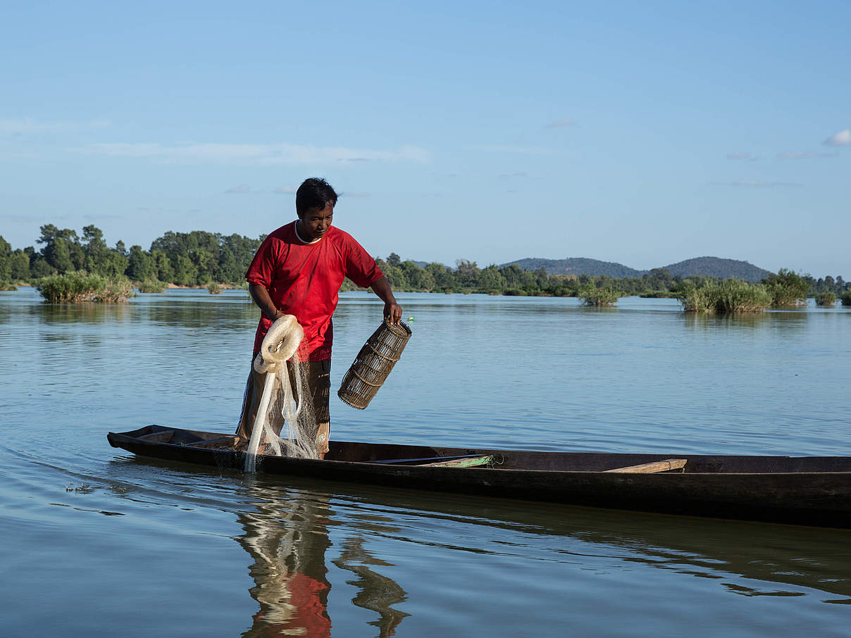 Fischer auf dem Mekong © Nicolas Axelrod / Ruom / WWF