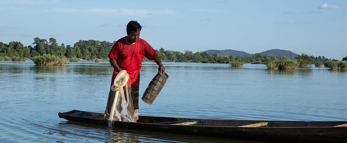 Fischer auf dem Mekong © Nicolas Axelrod / Ruom / WWF