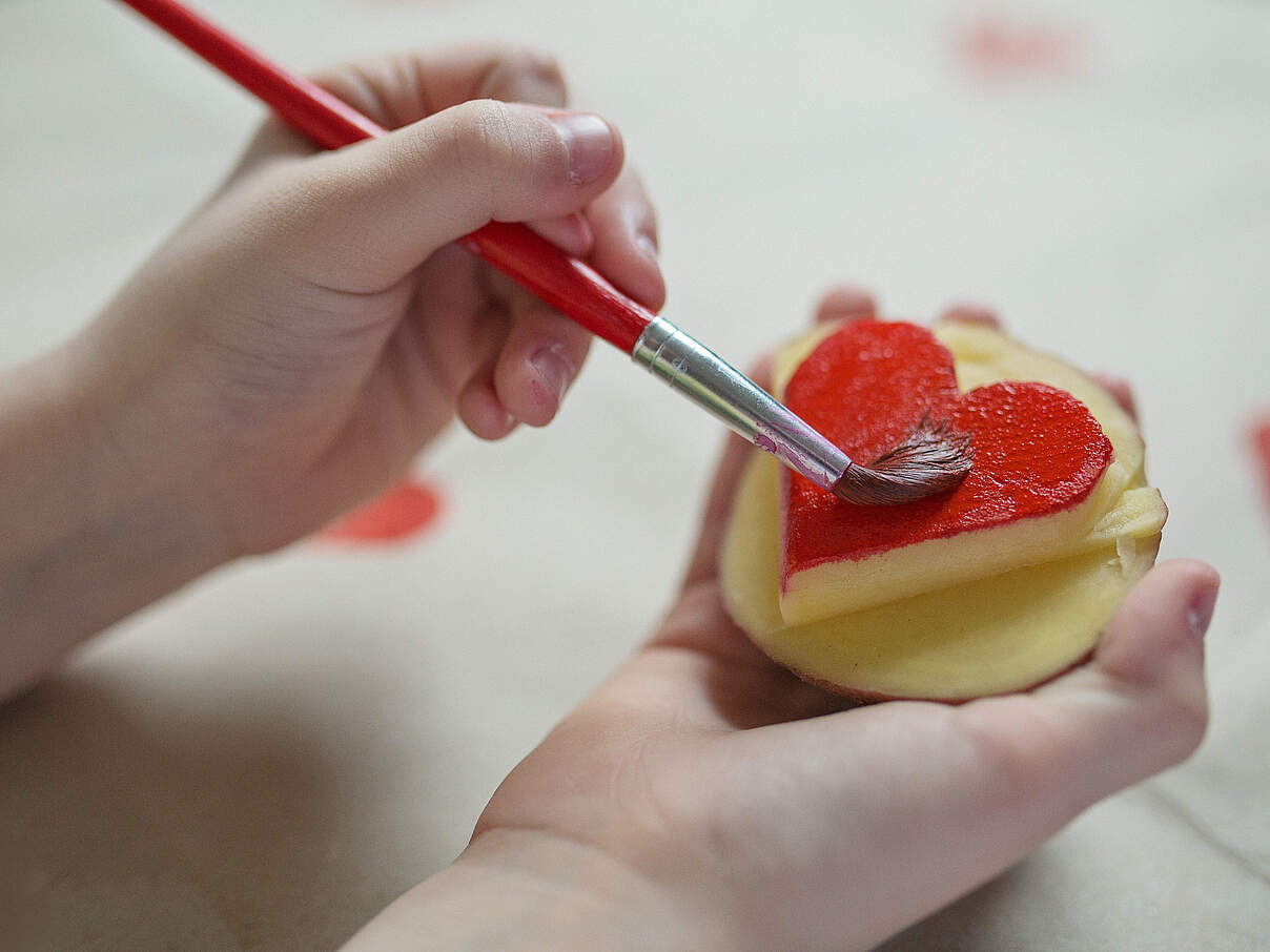 Kartoffelstempel in Herzform