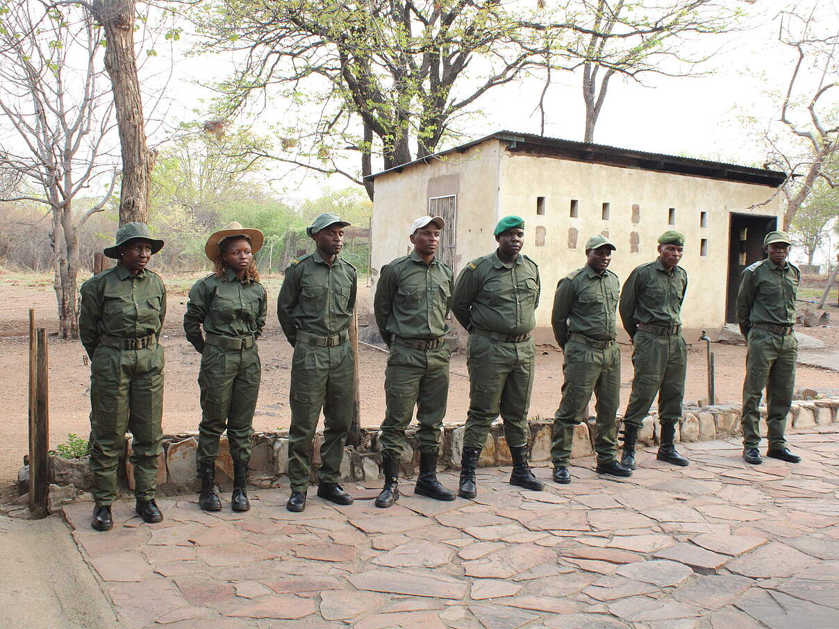 Rangerinnen und Ranger in Simbabwe 