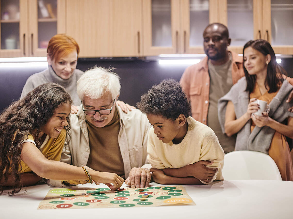 Gemeinsam Spiele spielen © GettyImages