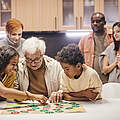 Gemeinsam Spiele spielen © GettyImages