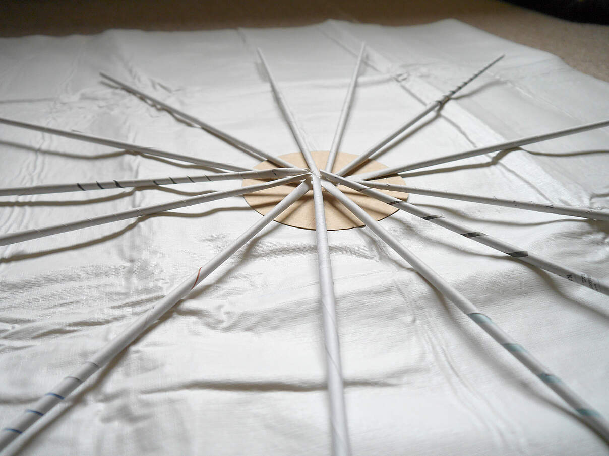 Körbe aus Altpapier flechten