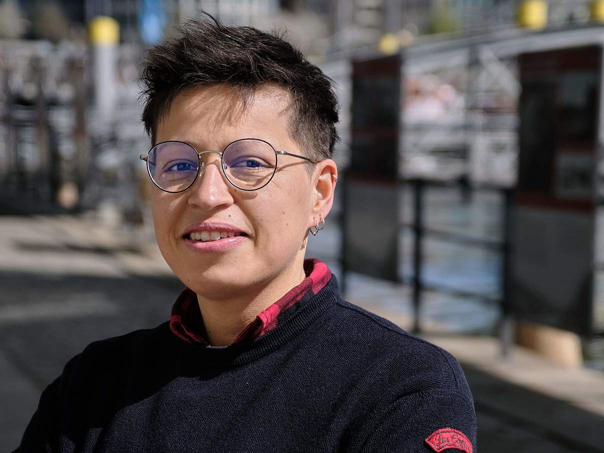 Laura Prill überzeugt Unternehmen davon, mit dem Wald und seinen Ressourcen nachhaltig umzugehen. © Perdo Cornejo Tuesta Laura Prill überzeugt Unternehmen davon, mit dem Wald und seinen Ressourcen nachhaltig umzugehen. © Perdo Cornejo Tuesta